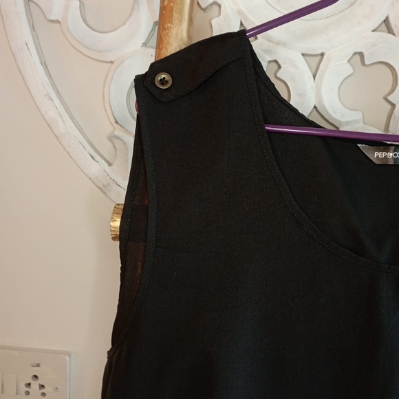 NWOT Plus Black Flowy Top - Picture 15 of 15